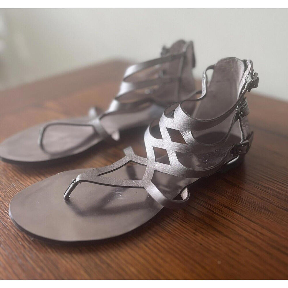 Vince Camuto Gladiator Sandals Size 5.5/35.5 Dark Silver Silver Buckles Strappy